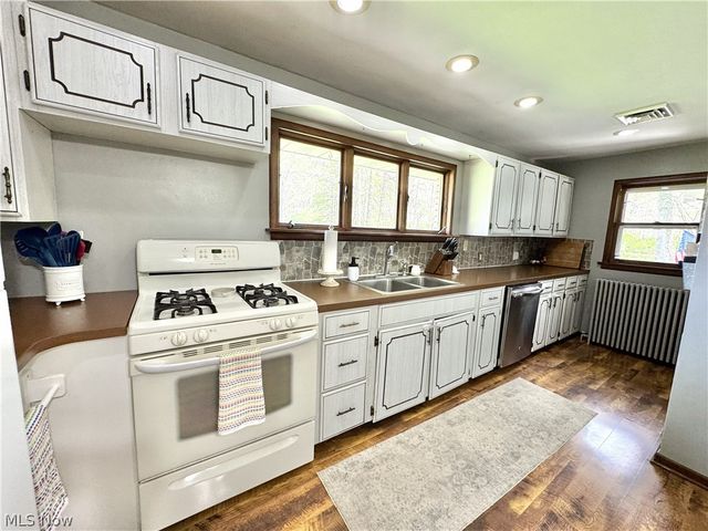 2315 Howland Wilson Road, Cortland, OH 44410