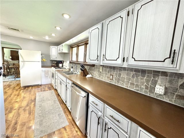 2315 Howland Wilson Road, Cortland, OH 44410