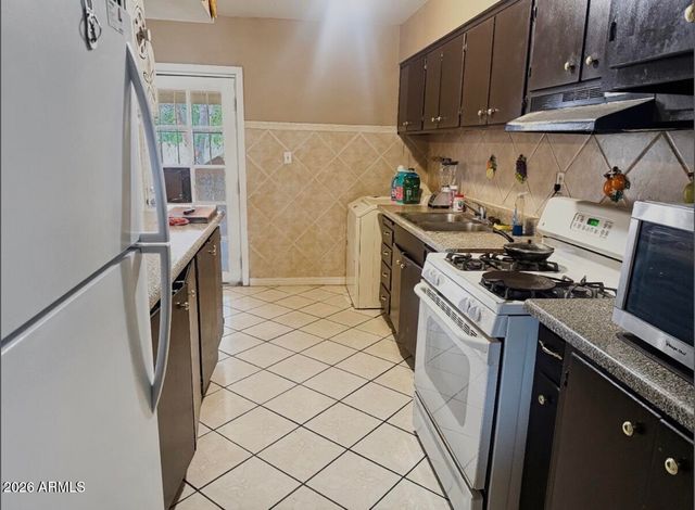 6818 W PIERSON Street, Phoenix, AZ 85033