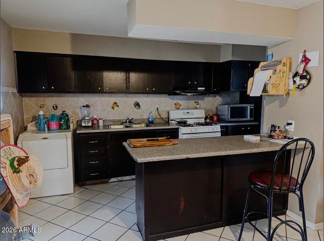 6818 W PIERSON Street, Phoenix, AZ 85033