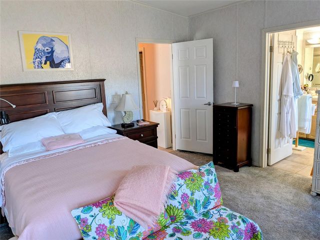 34709 LAKE DRIVE N, Pinellas Park, FL 33781