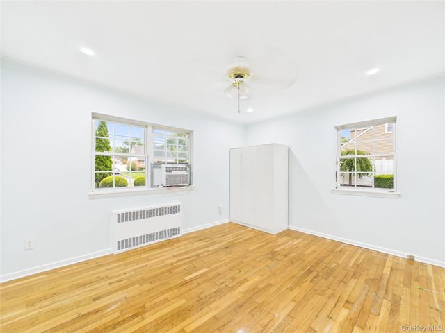 39 Croyden Lane, Hicksville, NY 11801