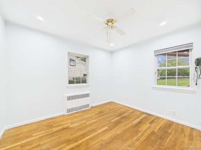 39 Croyden Lane, Hicksville, NY 11801