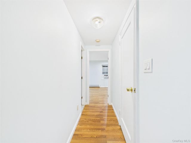 39 Croyden Lane, Hicksville, NY 11801