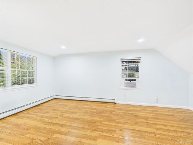 39 Croyden Lane, Hicksville, NY 11801