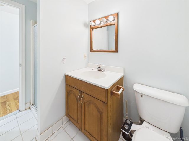 39 Croyden Lane, Hicksville, NY 11801