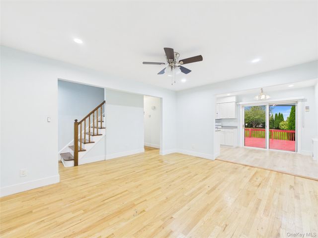 39 Croyden Lane, Hicksville, NY 11801