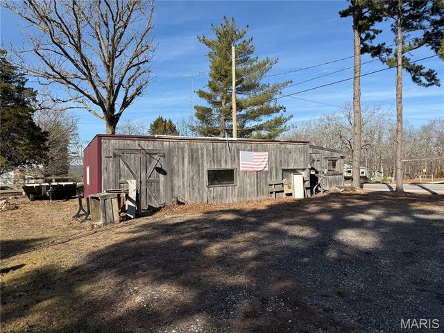 20262 Highway 8, St James, MO 65559