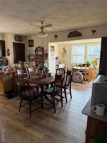 20262 Highway 8, St James, MO 65559