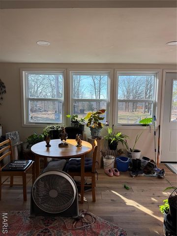 20262 Highway 8, St James, MO 65559