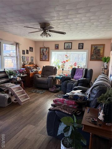 20262 Highway 8, St James, MO 65559