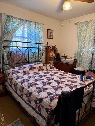 20262 Highway 8, St James, MO 65559