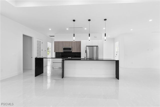 3762 32nd AVE SE, Naples, FL 34117