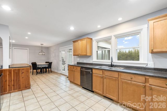 52 Baby Jane Lane, Hendersonville, NC 28792