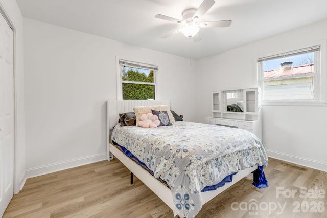 52 Baby Jane Lane, Hendersonville, NC 28792