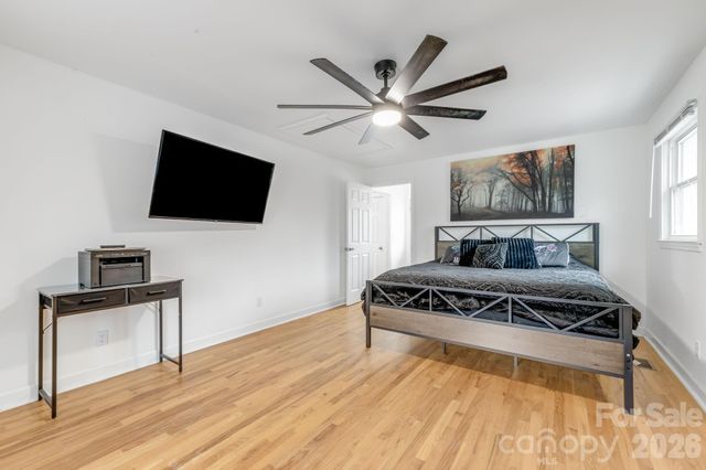 52 Baby Jane Lane, Hendersonville, NC 28792