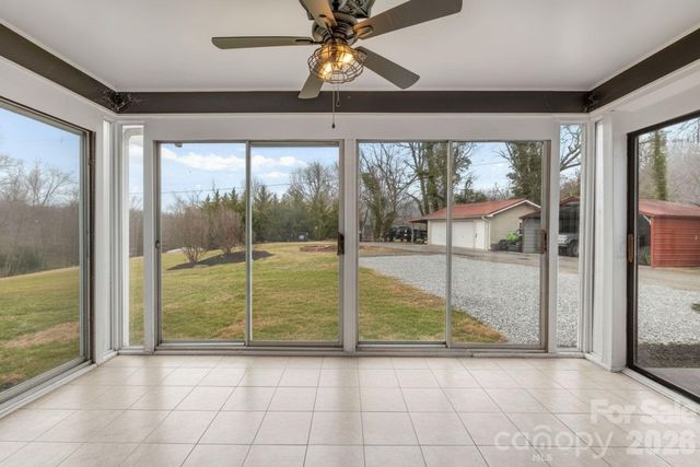 52 Baby Jane Lane, Hendersonville, NC 28792