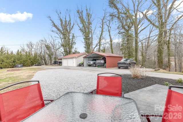 52 Baby Jane Lane, Hendersonville, NC 28792