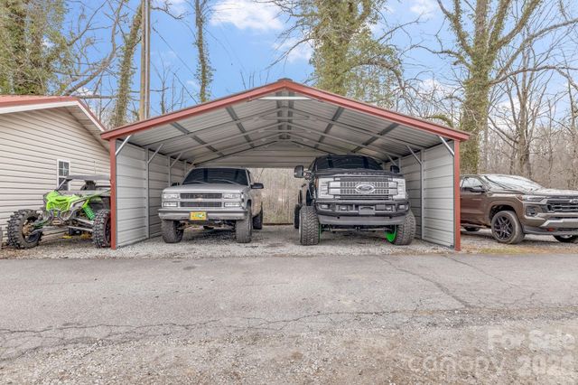 52 Baby Jane Lane, Hendersonville, NC 28792