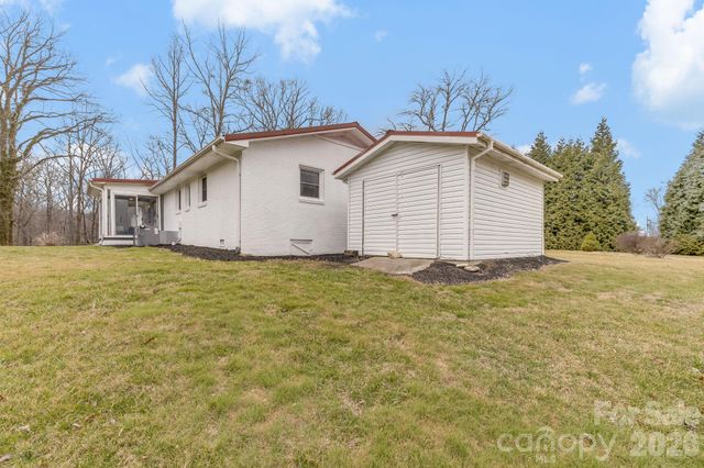 52 Baby Jane Lane, Hendersonville, NC 28792