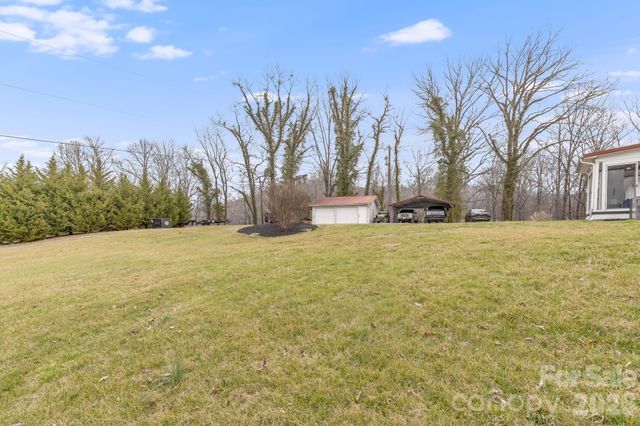 52 Baby Jane Lane, Hendersonville, NC 28792