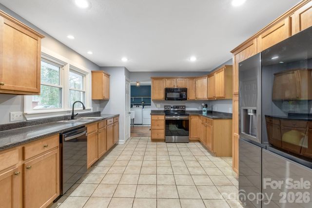 52 Baby Jane Lane, Hendersonville, NC 28792