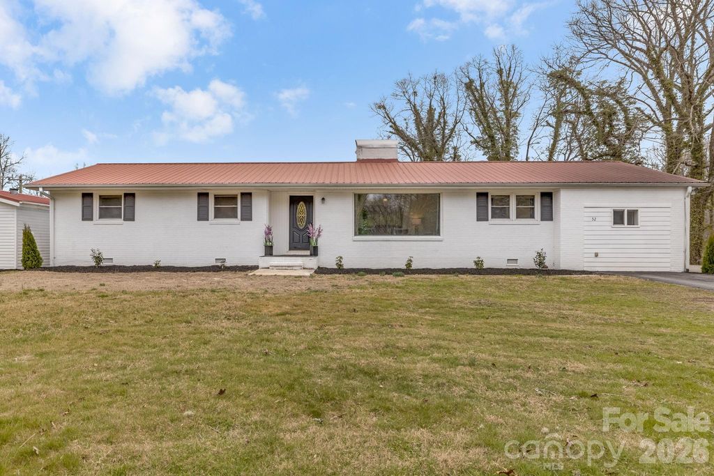 52 Baby Jane Lane, Hendersonville, NC 28792