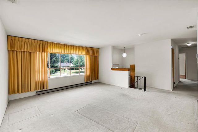 1863 West Union Boulevard, Bethlehem City, PA 18018