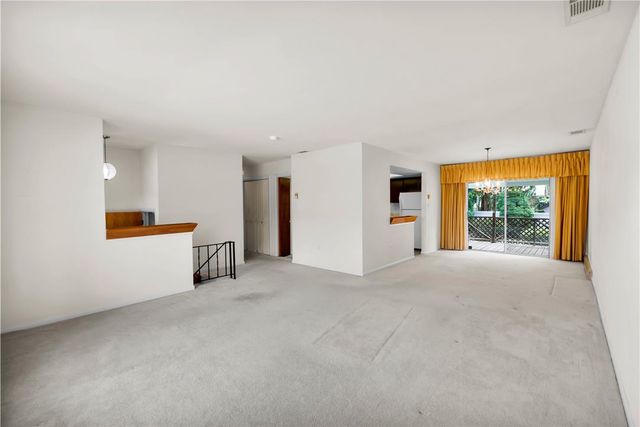 1863 West Union Boulevard, Bethlehem City, PA 18018