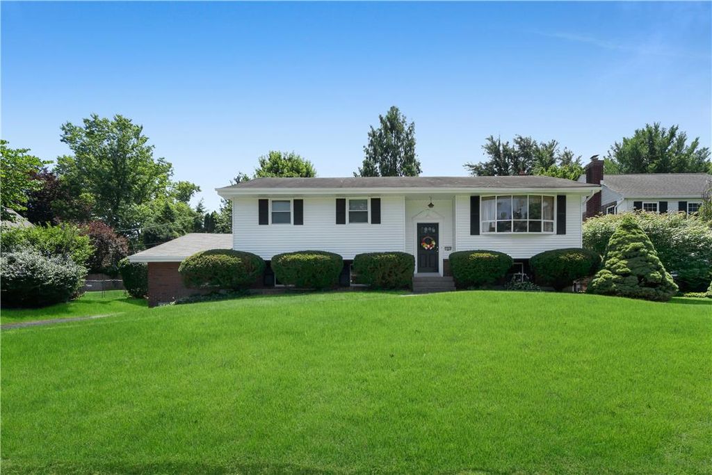 1863 West Union Boulevard, Bethlehem City, PA 18018
