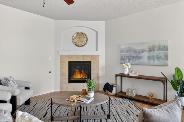 8305 Bouvardia Avenue NW, Albuquerque, NM 87120