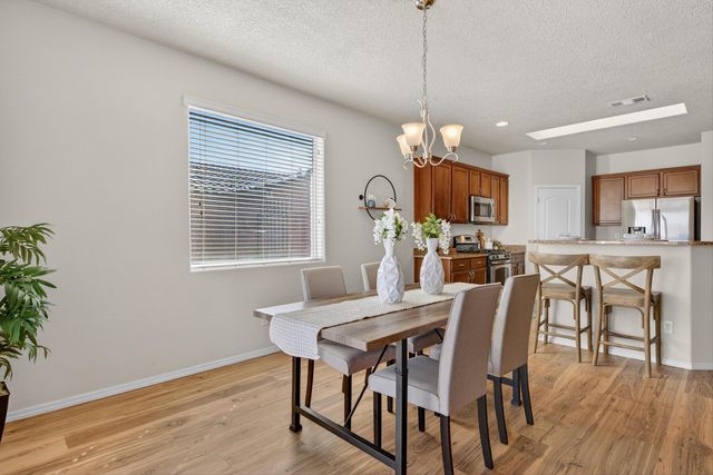 8305 Bouvardia Avenue NW, Albuquerque, NM 87120