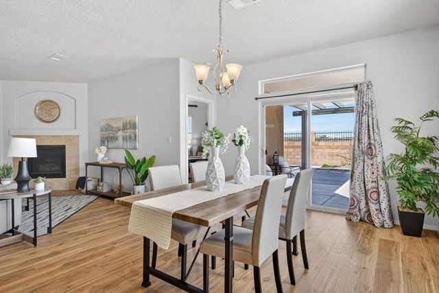 8305 Bouvardia Avenue NW, Albuquerque, NM 87120