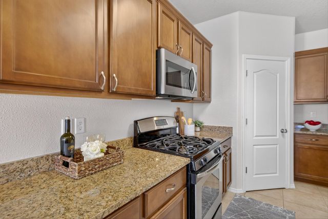 8305 Bouvardia Avenue NW, Albuquerque, NM 87120