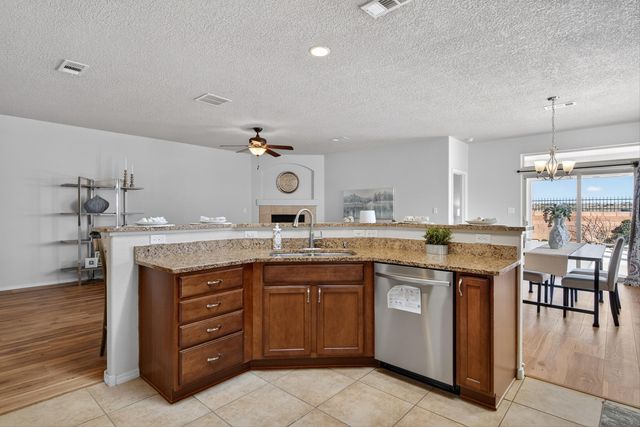 8305 Bouvardia Avenue NW, Albuquerque, NM 87120