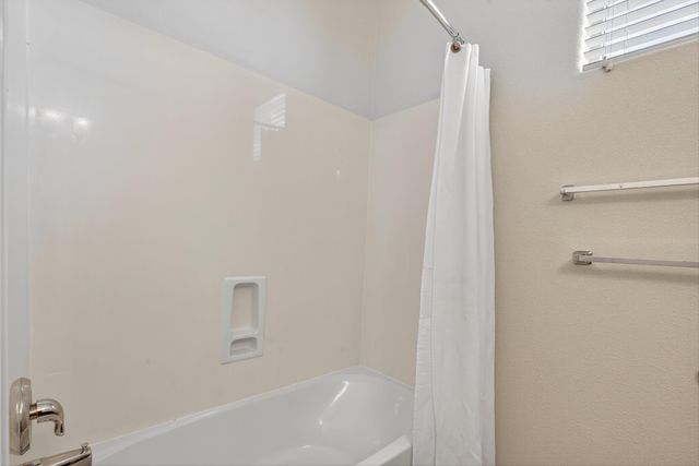 8305 Bouvardia Avenue NW, Albuquerque, NM 87120