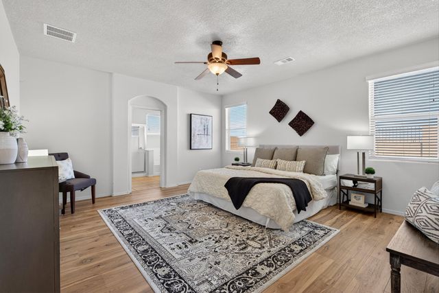 8305 Bouvardia Avenue NW, Albuquerque, NM 87120