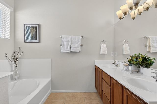 8305 Bouvardia Avenue NW, Albuquerque, NM 87120