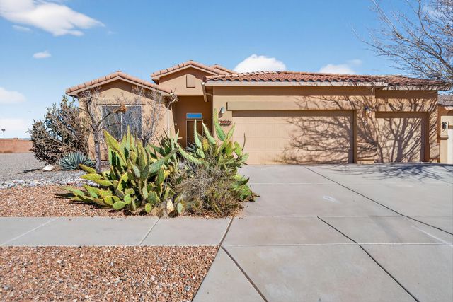 8305 Bouvardia Avenue NW, Albuquerque, NM 87120