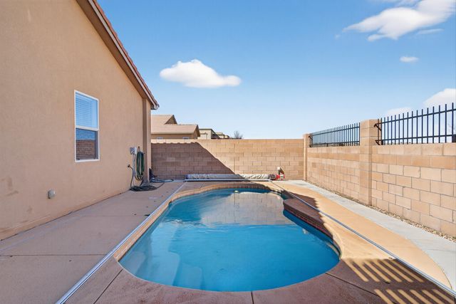 8305 Bouvardia Avenue NW, Albuquerque, NM 87120