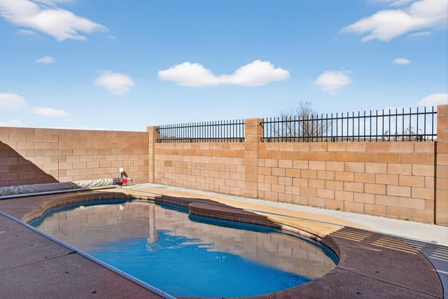 8305 Bouvardia Avenue NW, Albuquerque, NM 87120