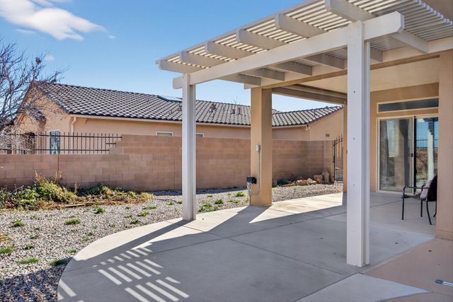 8305 Bouvardia Avenue NW, Albuquerque, NM 87120