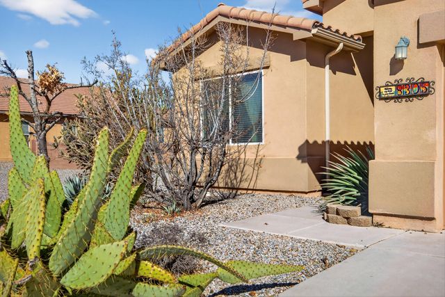 8305 Bouvardia Avenue NW, Albuquerque, NM 87120