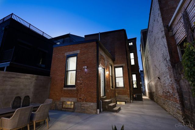 1117 Dayton Street, Cincinnati, OH 45214