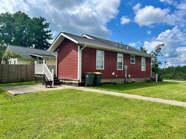 913 W Gourley Pike, Bloomington, IN 47404