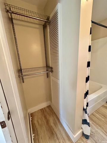 913 W Gourley Pike, Bloomington, IN 47404