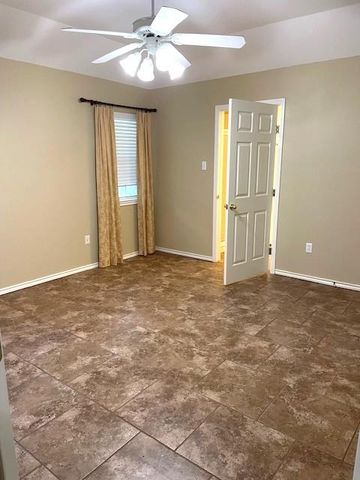 208 Coronado Circle, Kerrville, TX 78028