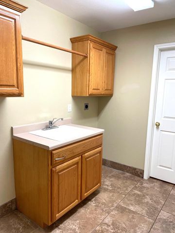 208 Coronado Circle, Kerrville, TX 78028