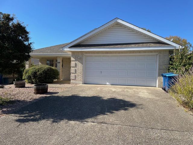 208 Coronado Circle, Kerrville, TX 78028