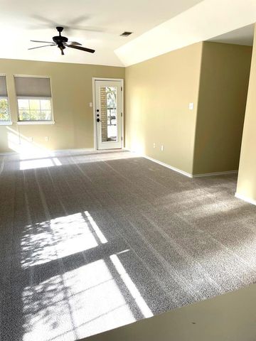 208 Coronado Circle, Kerrville, TX 78028